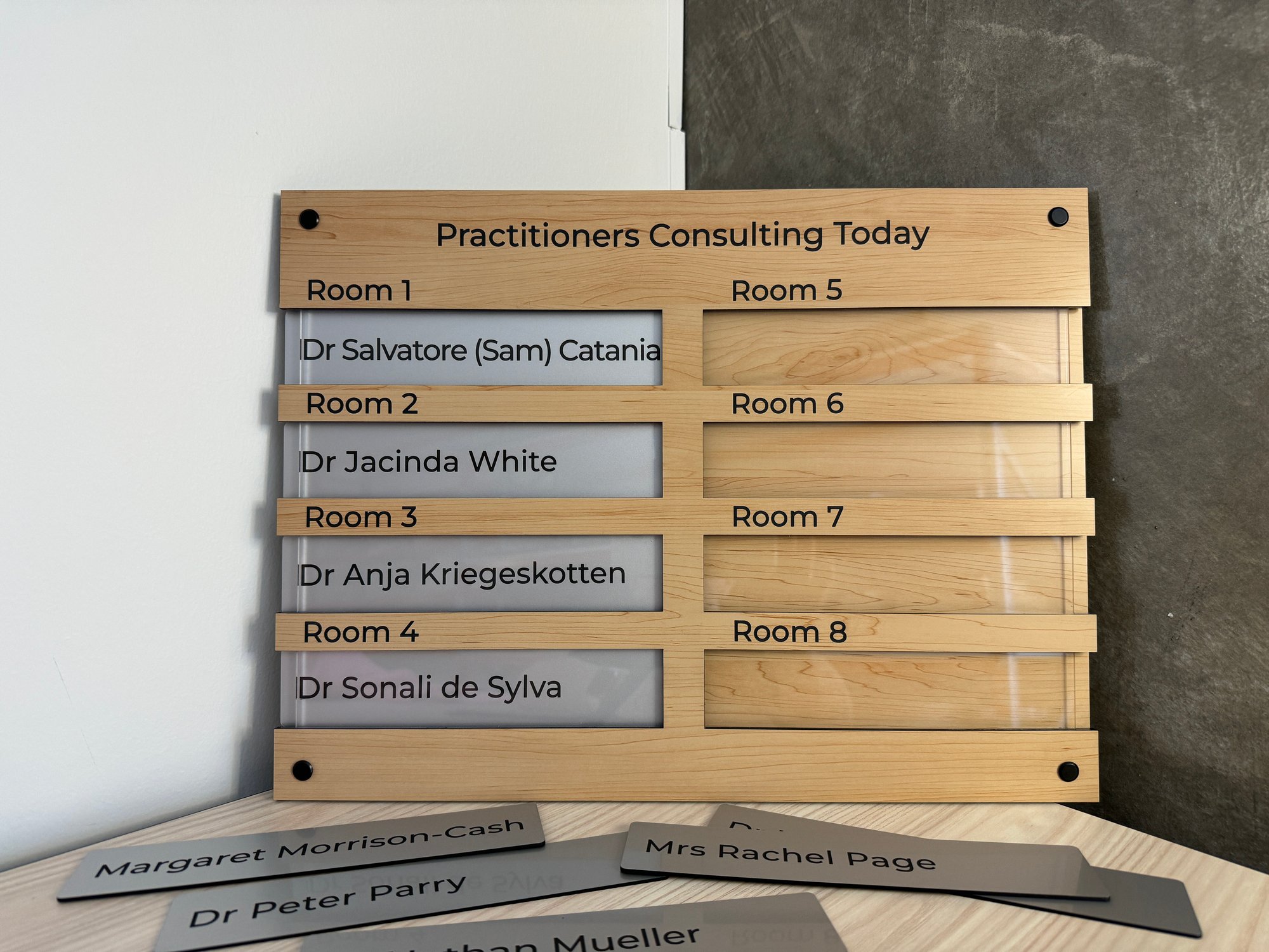 Sign for Doctors Rooms 9